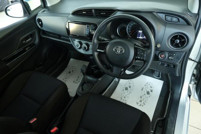 Toyota Vitz III (XP130) Рестайлинг с пробегом 2015 года, цена 1 229 000 рублей, 18650 км, хэтчбек, Автокод Объявления