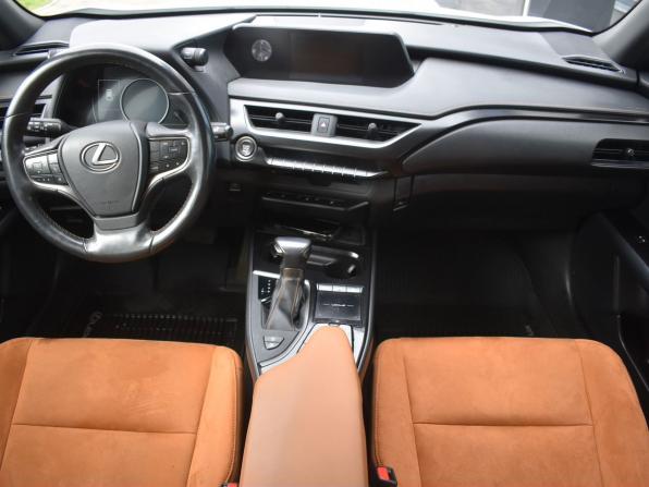 Lexus UX I с пробегом 2019 года, цена 2 720 000 рублей, 36823 км, внедорожник, Автокод Объявления