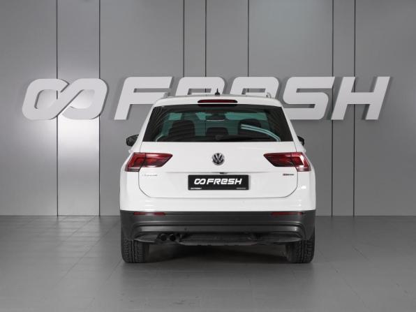 Volkswagen Tiguan II с пробегом 2018 года, цена 2 695 000 рублей, 150248 км, внедорожник, Автокод Объявления