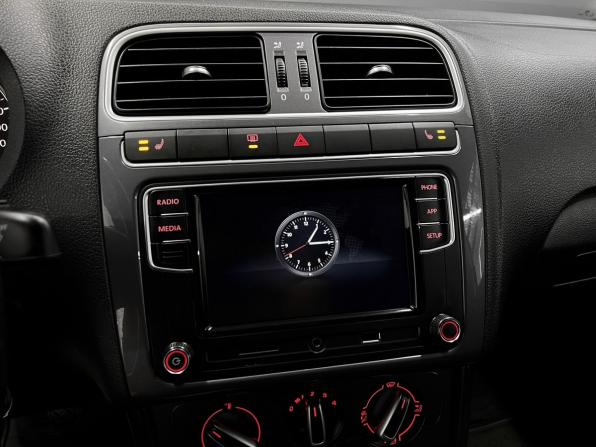 Volkswagen Polo V Рестайлинг с пробегом 2019 года, цена 1 295 000 рублей, 77344 км, седан, Автокод Объявления