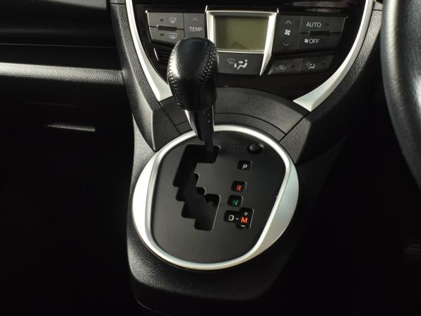 Toyota Ractis II с пробегом 2015 года, цена 1 144 995 рублей, 97298 км, хэтчбек, Автокод Объявления