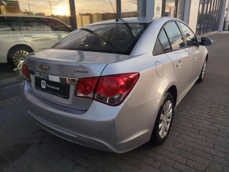 Chevrolet Cruze I Рестайлинг Москва  - изображение 9