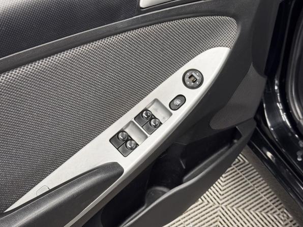 Hyundai Solaris I с пробегом 2014 года, цена 890 000 рублей, 175946 км, седан, Автокод Объявления