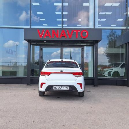 Kia Rio IV с пробегом 2017 года, цена 1 390 000 рублей, 89000 км, седан, Автокод Объявления