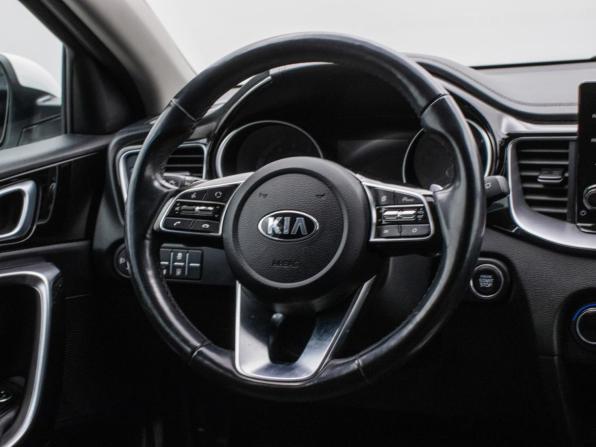 Kia Ceed III с пробегом 2021 года, цена 1 650 000 рублей, 111800 км, хэтчбек, Автокод Объявления