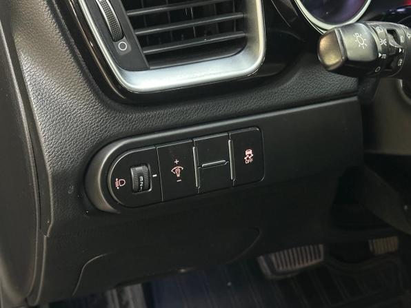 Kia Ceed III с пробегом 2018 года, цена 1 460 000 рублей, 147000 км, хэтчбек, Автокод Объявления