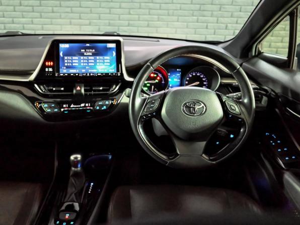 Toyota C-HR I с пробегом 2018 года, цена 2 350 000 рублей, 89340 км, внедорожник, Автокод Объявления