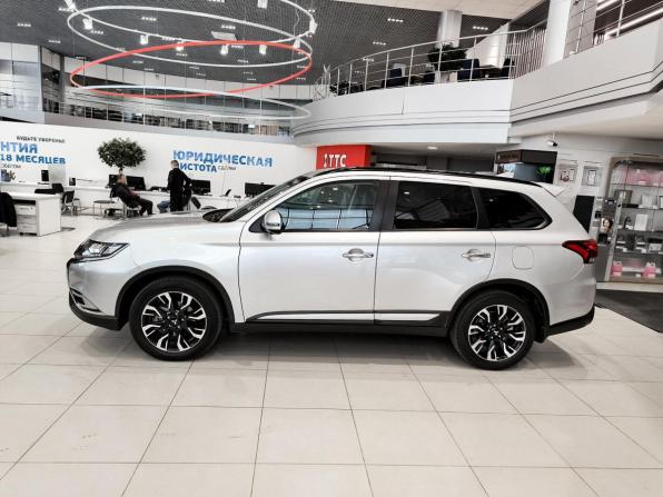 Mitsubishi Outlander III Рестайлинг 3 с пробегом 2021 года, цена 2 750 000 рублей, 65500 км, внедорожник, Автокод Объявления