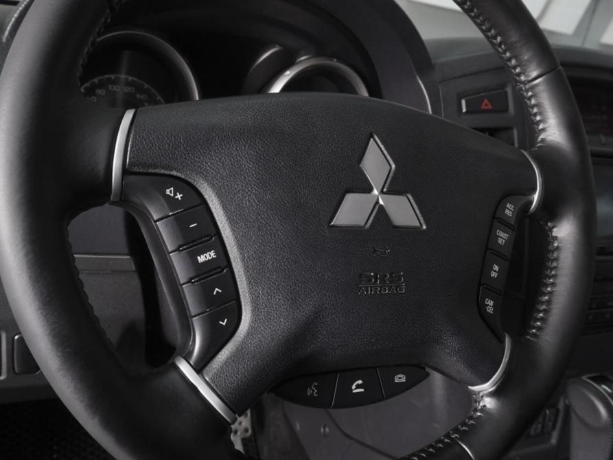 Mitsubishi Pajero IV Рестайлинг 1 Ростов-на-Дону  - изображение 12