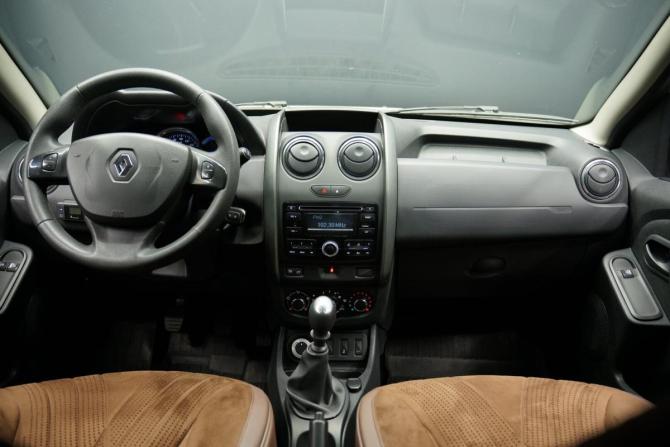 Renault Duster I Рестайлинг с пробегом 2017 года, цена 1 443 000 рублей, 115000 км, внедорожник, Автокод Объявления