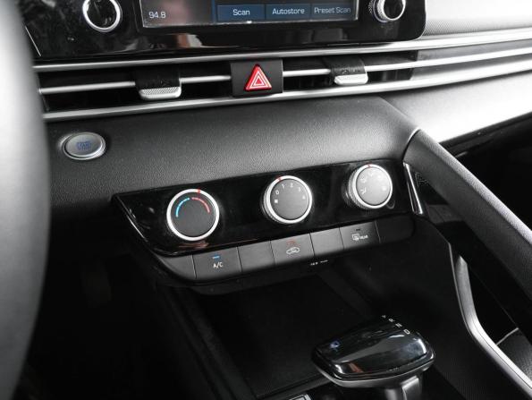 Hyundai Elantra VII (CN7) Рестайлинг с пробегом 2023 года, цена 2 149 000 рублей, 68661 км, седан, Автокод Объявления