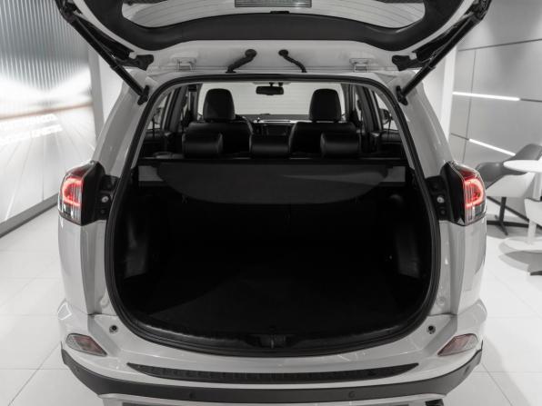 Toyota RAV4 IV (XA40) Рестайлинг с пробегом 2017 года, цена 2 495 000 рублей, 128150 км, внедорожник, Автокод Объявления