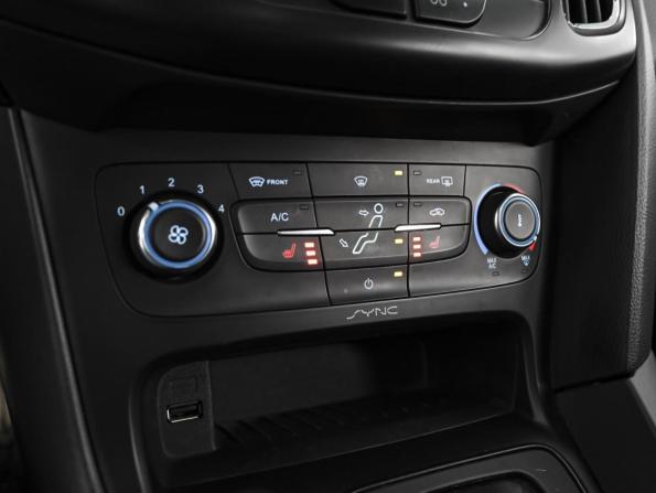 Ford Focus III Рестайлинг с пробегом 2015 года, цена 1 248 000 рублей, 90199 км, хэтчбек, Автокод Объявления