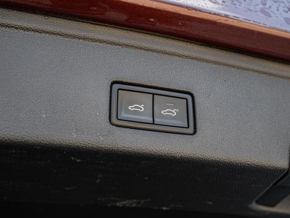 Volkswagen Touareg III с пробегом 2019 года, цена 3 829 000 рублей, 198393 км, внедорожник, Автокод Объявления