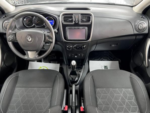 Renault Sandero II с пробегом 2015 года, цена 1 065 000 рублей, 100430 км, хэтчбек, Автокод Объявления