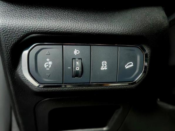 Haval Jolion I Рестайлинг 2 с пробегом 2025 года, цена 2 499 000 рублей, 5300 км, внедорожник, Автокод Объявления