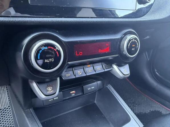 Kia Rio IV Рестайлинг с пробегом 2021 года, цена 1 699 000 рублей, 112774 км, седан, Автокод Объявления