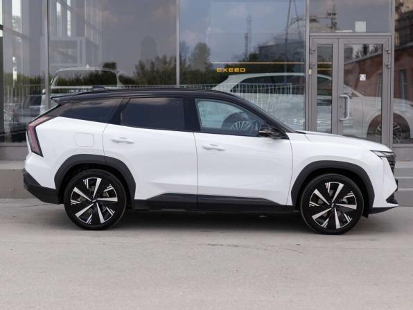 Geely Atlas II с пробегом 2023 года, цена 2 570 000 рублей, 49334 км, внедорожник, Автокод Объявления