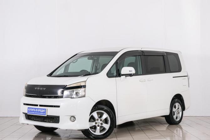 Toyota Voxy II (R70) с пробегом 2010 года, цена 1 349 000 рублей, 190808 км, минивэн, Автокод Объявления