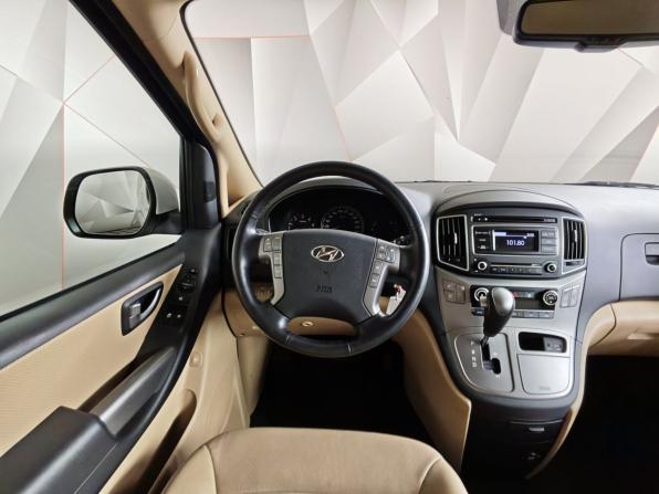 Hyundai H-1 II Рестайлинг 2 с пробегом 2018 года, цена 3 830 000 рублей, 30166 км, минивэн, Автокод Объявления