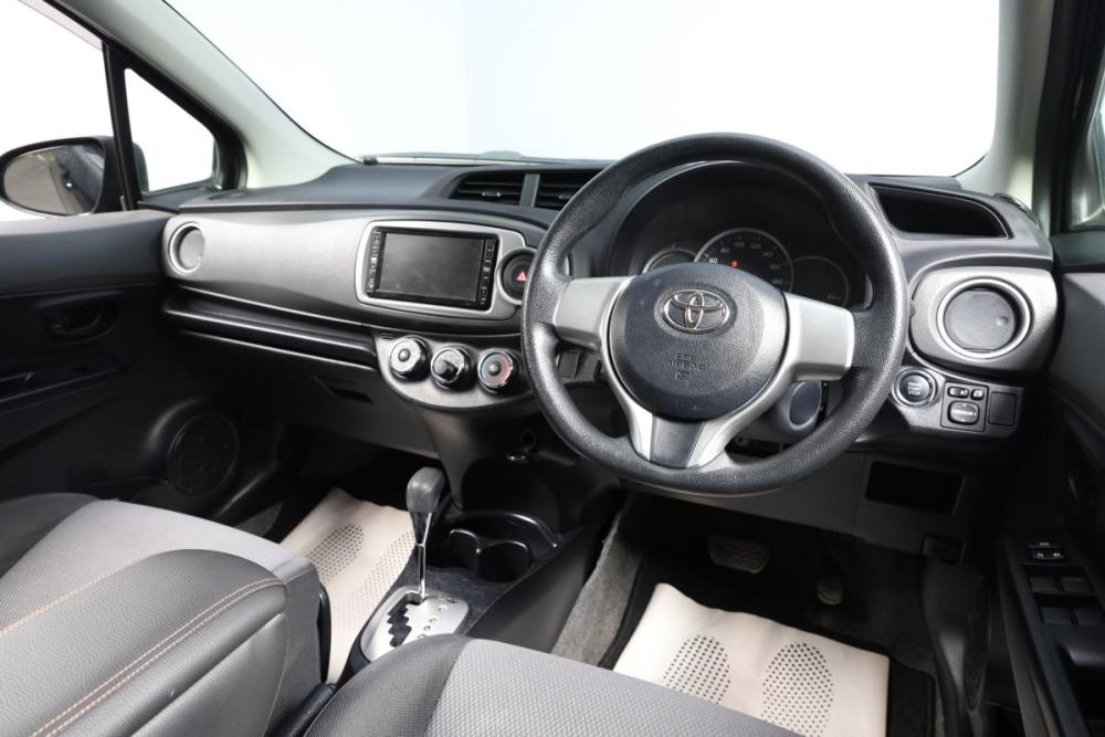 Toyota Vitz III (XP130) Новосибирск  - изображение 10