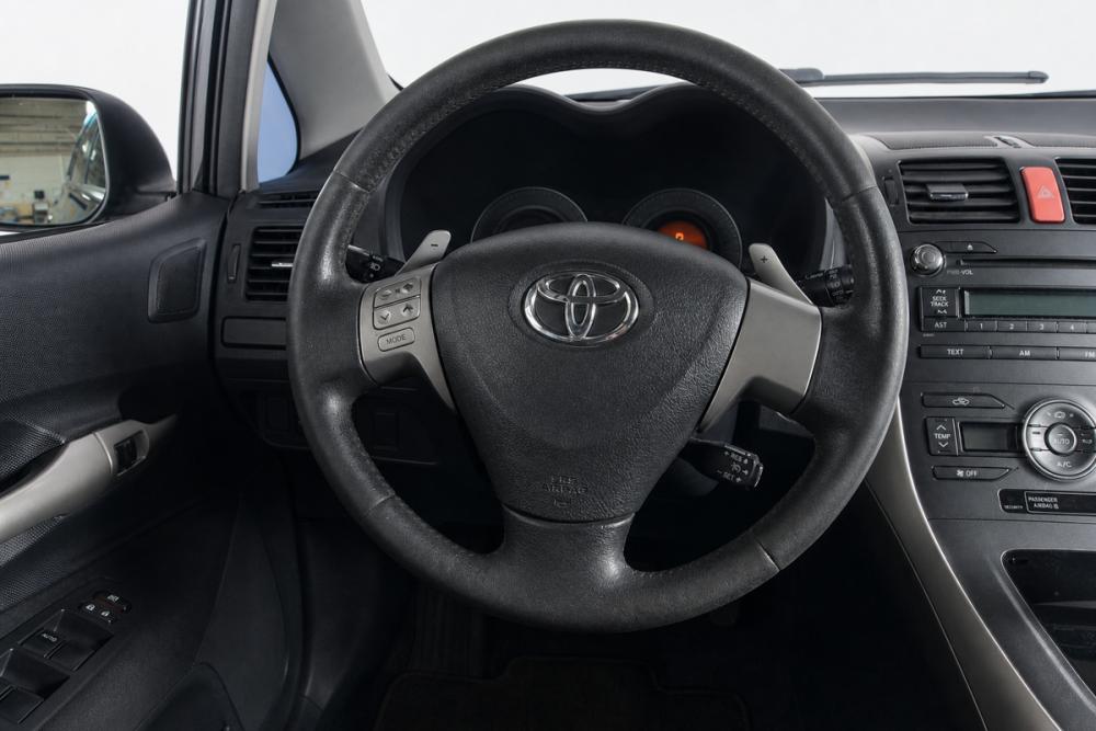 Toyota Auris I Челябинск  - изображение 9