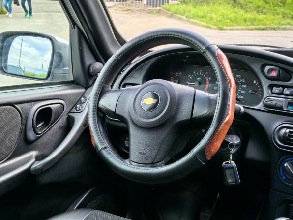 Chevrolet Niva I Рестайлинг с пробегом 2012 года, цена 299 000 рублей, 208582 км, внедорожник, Автокод Объявления
