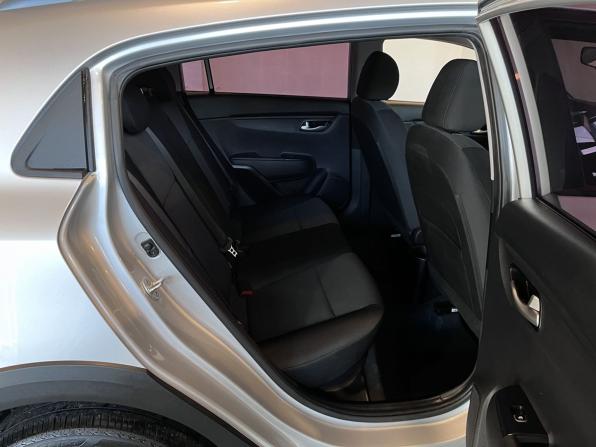 Kia Rio IV Рестайлинг с пробегом 2021 года, цена 1 395 000 рублей, 135838 км, хэтчбек, Автокод Объявления