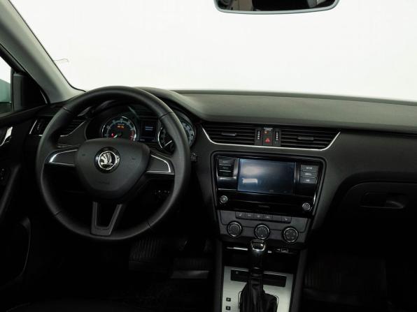 Skoda Octavia III (A7) Рестайлинг с пробегом 2019 года, цена 1 885 000 рублей, 84648 км, лифтбек, Автокод Объявления