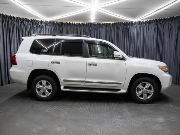 Toyota Land Cruiser 200 Series Рестайлинг 1 с пробегом 2014 года, цена 4 949 000 рублей, 121480 км, внедорожник, Автокод Объявления