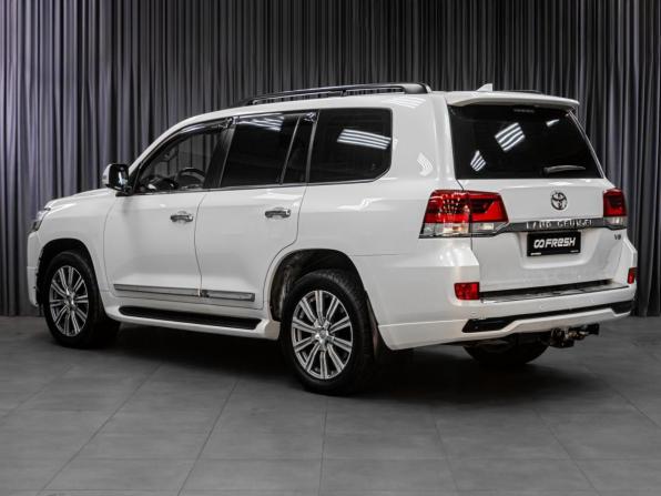 Toyota Land Cruiser 200 Series Рестайлинг 2 с пробегом 2017 года, цена 5 299 000 рублей, 278950 км, внедорожник, Автокод Объявления