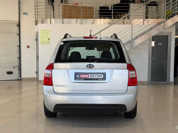 Kia Carens II (UN) с пробегом 2010 года, цена 799 900 рублей, 216000 км, компактвэн, Автокод Объявления