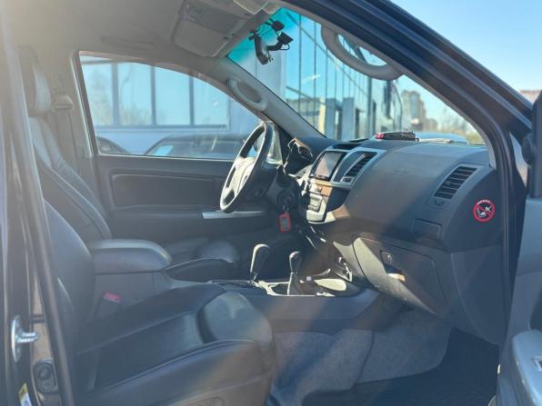 Toyota Hilux VII Рестайлинг с пробегом 2012 года, цена 2 600 000 рублей, 210413 км, пикап, Автокод Объявления
