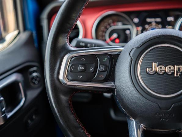 Jeep Gladiator II (JT) с пробегом 2022 года, цена 5 990 000 рублей, 50250 км, offers.body_type.unknown, Автокод Объявления