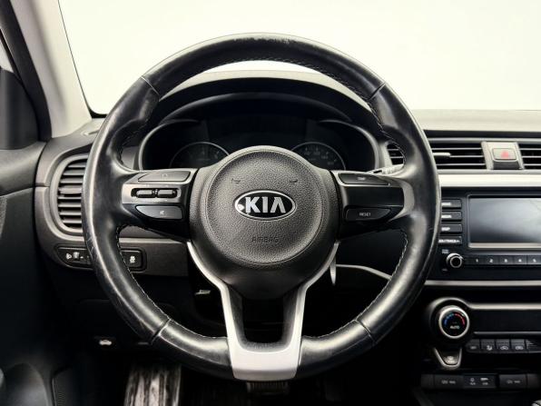 Kia Rio IV с пробегом 2018 года, цена 1 524 000 рублей, 62289 км, седан, Автокод Объявления