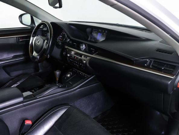 Lexus ES VI Рестайлинг с пробегом 2015 года, цена 1 750 000 рублей, 309000 км, седан, Автокод Объявления