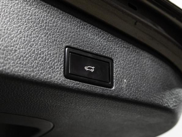 Volkswagen Touareg II с пробегом 2013 года, цена 2 599 700 рублей, 137045 км, внедорожник, Автокод Объявления