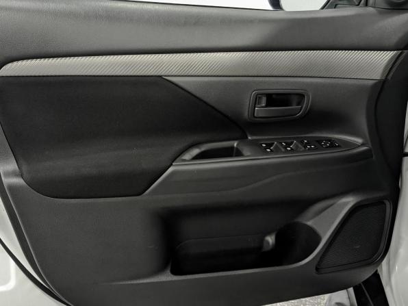Mitsubishi Outlander III Рестайлинг 2 с пробегом 2018 года, цена 2 035 000 рублей, 71986 км, внедорожник, Автокод Объявления