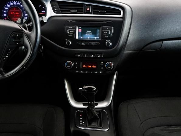 Kia Ceed II Рестайлинг с пробегом 2017 года, цена 1 449 000 рублей, 100621 км, хэтчбек, Автокод Объявления