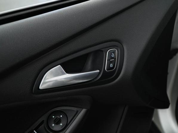Ford Focus III Рестайлинг с пробегом 2017 года, цена 999 000 рублей, 108796 км, хэтчбек, Автокод Объявления