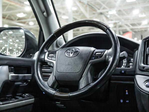 Toyota Land Cruiser 200 Series Рестайлинг 2 с пробегом 2018 года, цена 6 199 777 рублей, 181000 км, внедорожник, Автокод Объявления