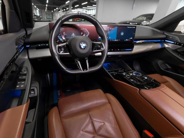 BMW 5 серии VIII (G60/G61/G68) с пробегом 2024 года, цена 7 400 000 рублей, 23532 км, седан, Автокод Объявления
