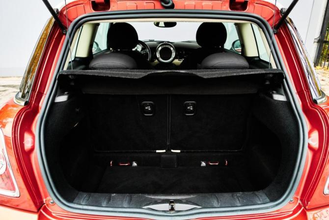Mini Hatch II (R56) Рестайлинг с пробегом 2013 года, цена 1 369 000 рублей, 123804 км, хэтчбек, Автокод Объявления