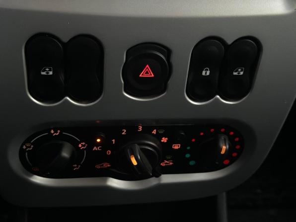 Renault Logan I Рестайлинг с пробегом 2012 года, цена 599 000 рублей, 82659 км, седан, Автокод Объявления