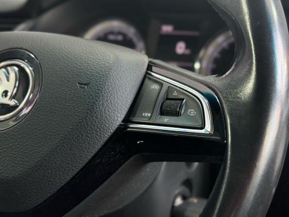 Skoda Octavia III (A7) Рестайлинг с пробегом 2019 года, цена 1 759 000 рублей, 90570 км, лифтбек, Автокод Объявления