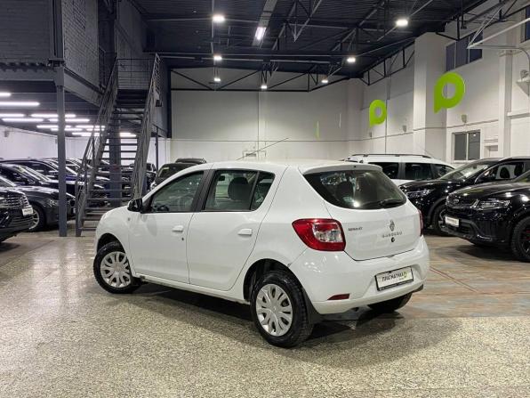 Renault Sandero II с пробегом 2017 года, цена 579 000 рублей, 144000 км, хэтчбек, Автокод Объявления