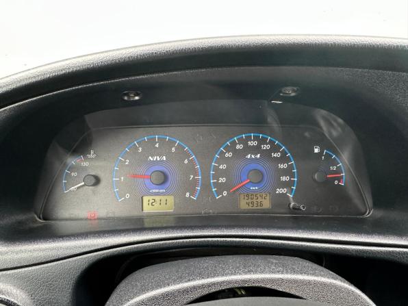 Chevrolet Niva I Рестайлинг с пробегом 2012 года, цена 370 000 рублей, 190541 км, внедорожник, Автокод Объявления