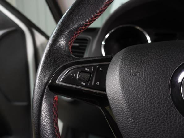 Skoda Yeti I с пробегом 2013 года, цена 999 000 рублей, 106704 км, внедорожник, Автокод Объявления