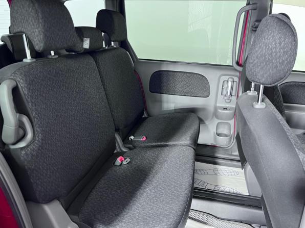Toyota Sienta I Рестайлинг 2 с пробегом 2012 года, цена 860 000 рублей, 140271 км, минивэн, Автокод Объявления