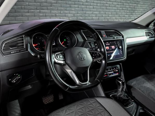 Volkswagen Tiguan II Рестайлинг с пробегом 2021 года, цена 2 790 000 рублей, 89423 км, внедорожник, Автокод Объявления